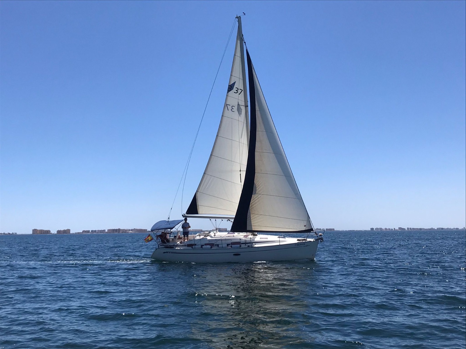 Bavaria 37